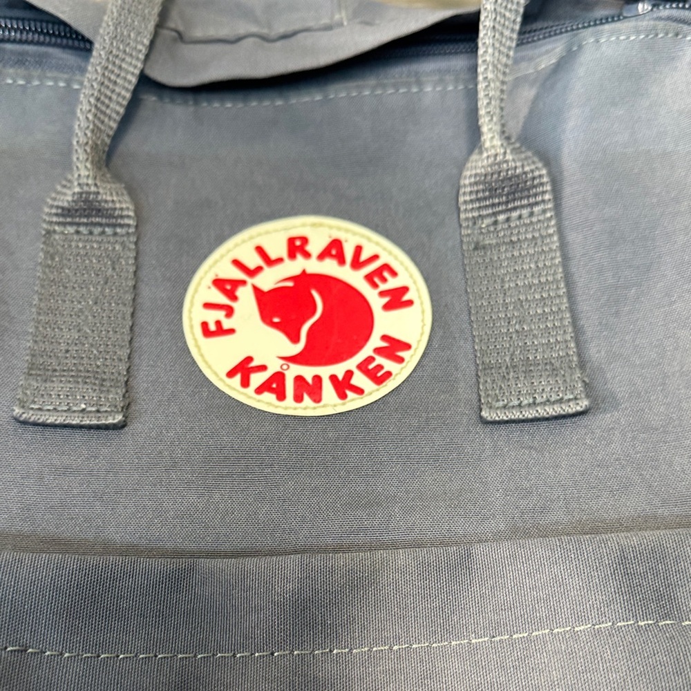 FJALL RAVEN Kånken Classic Navy / gray Backpack - Picture 2 of 6